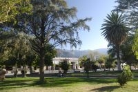 La plaza principal de Cafayate, provincia de Salta, Argentina